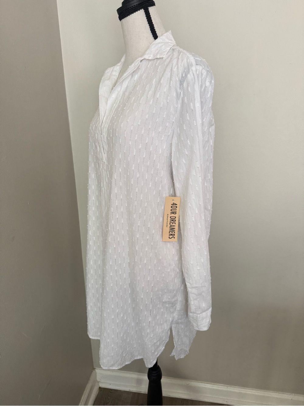 NWT 4our Dreamers White Textured Tunic 100% Cotton Blouse - Size M